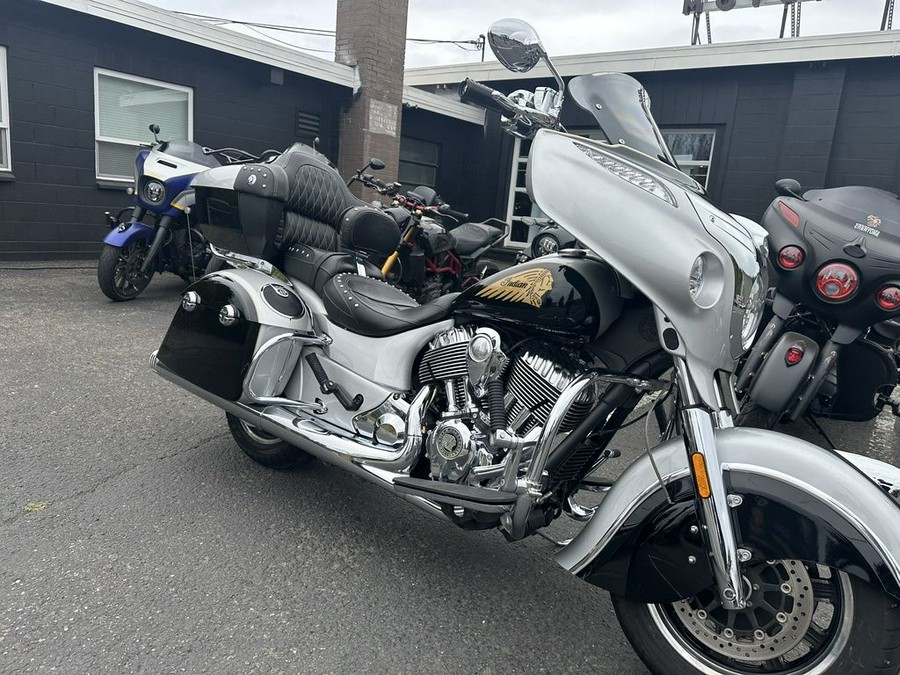 2017 Indian Motorcycle® Chieftain® Star Silver Over Thunder Black