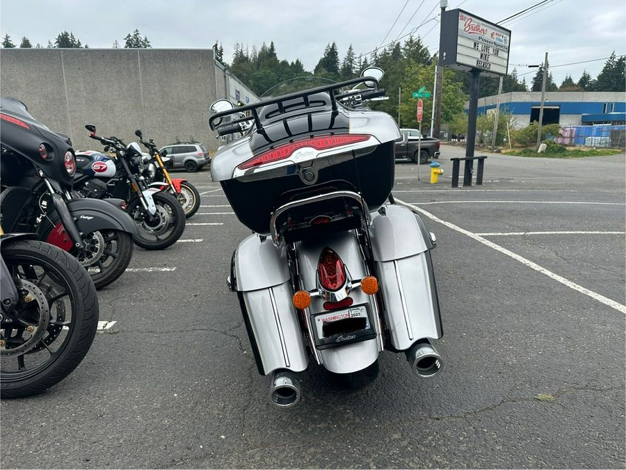 2017 Indian Motorcycle® Chieftain® Star Silver Over Thunder Black