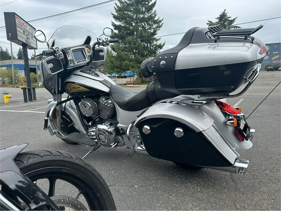 2017 Indian Motorcycle® Chieftain® Star Silver Over Thunder Black