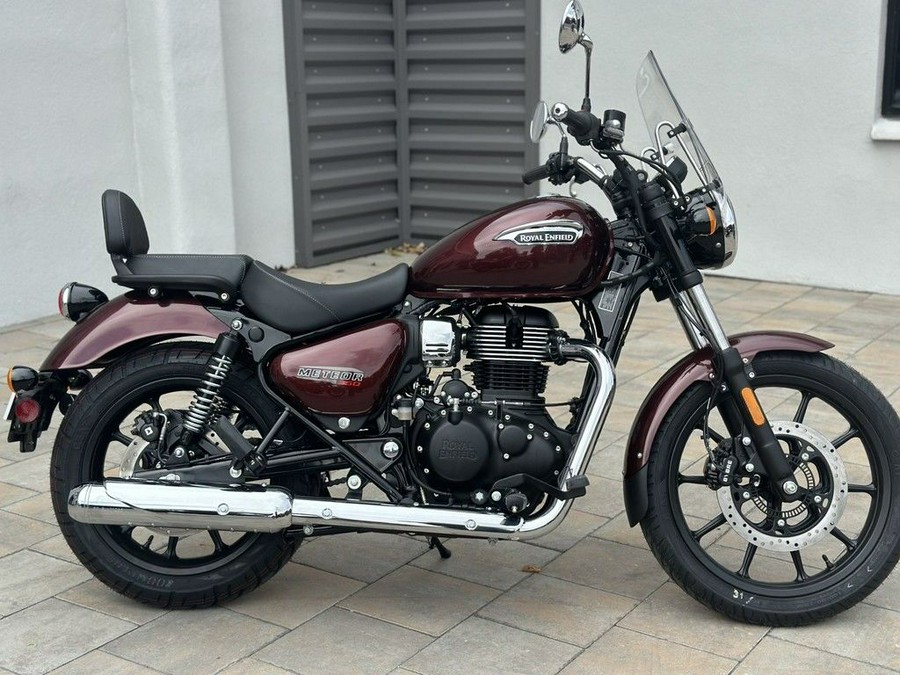 2023 Royal Enfield Meteor 350 Stellar Red