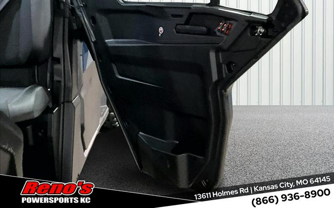 2026 Can-Am Defender MAX XT CAB HD11