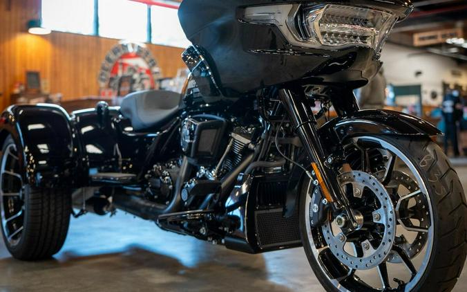 Harley-Davidson® Road Glide 3 2026 FLTRT 34683622 VIVID BLACK