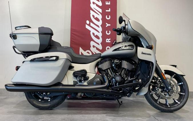 2023 Indian Motorcycle® Roadmaster® Dark Horse® Silver Quartz Smoke