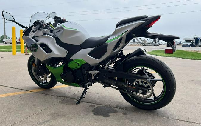 2024 Kawasaki Ninja 7 Hybrid ABS