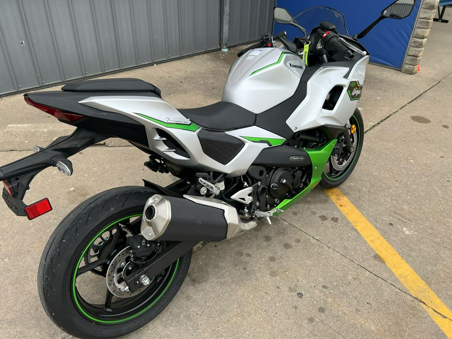 2024 Kawasaki Ninja 7 Hybrid ABS