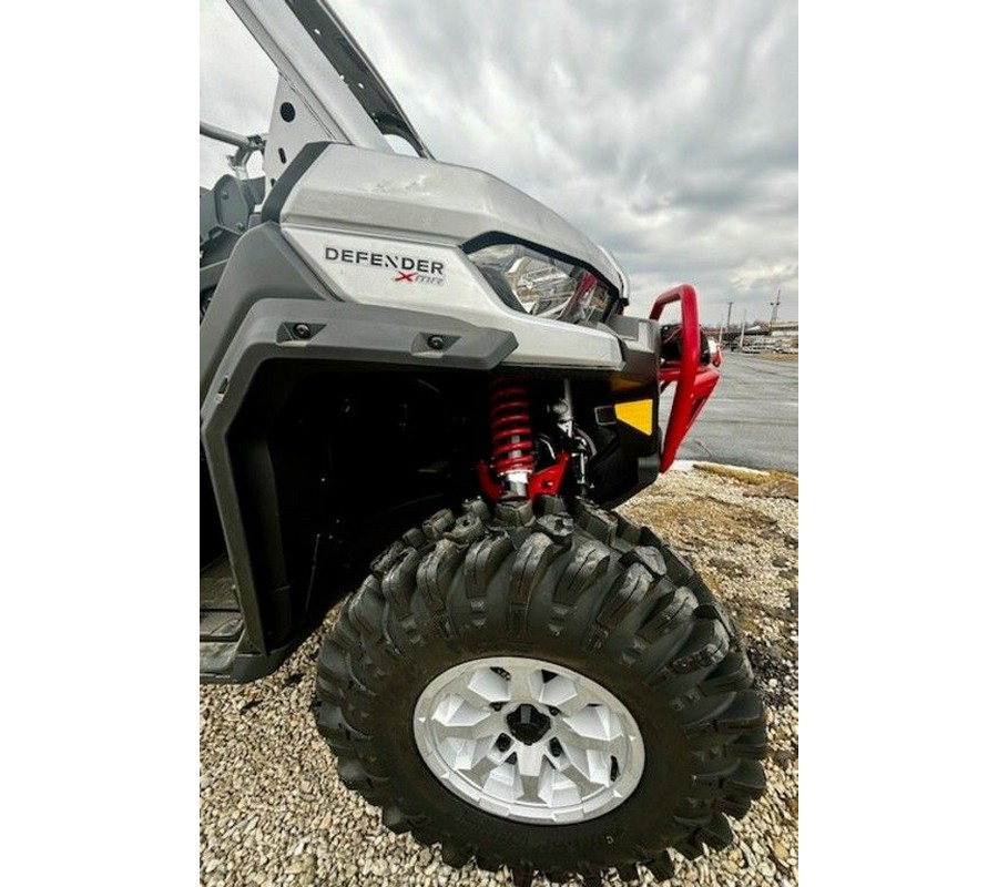 2025 Can-Am® Defender X mr HD10 Hyper Silver & Legion Red