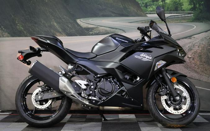 2026 Kawasaki Ninja® 500