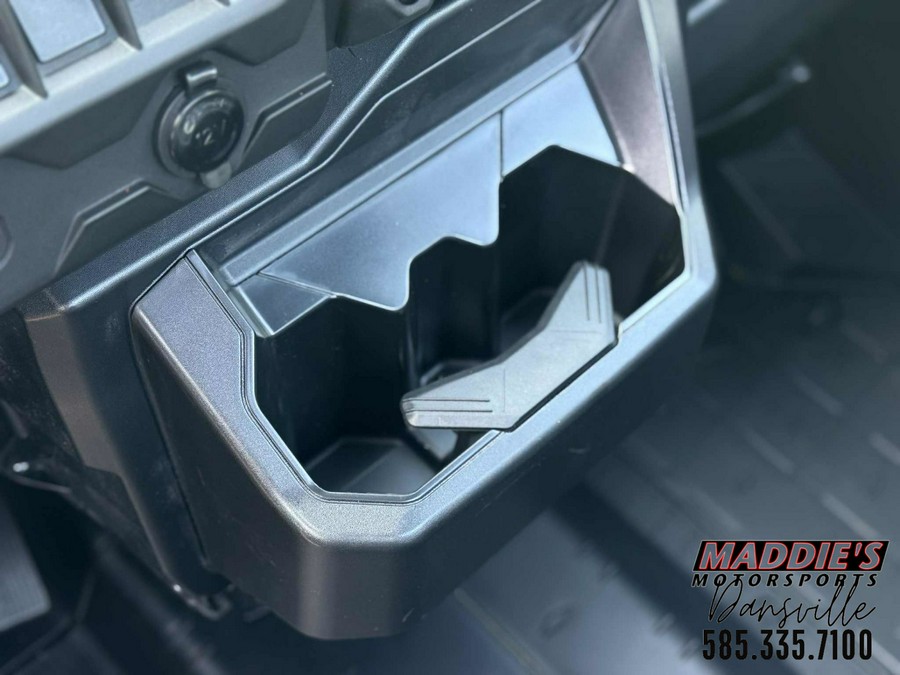 2026 Can-Am Defender DPS CAB