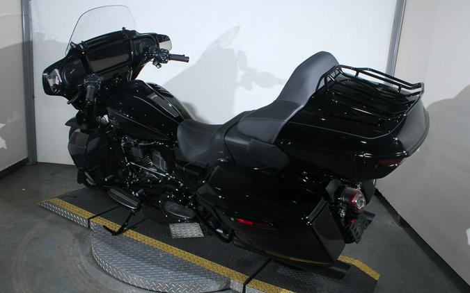 2026 Harley-Davidson Street Glide Limited Grand American Touring FLHXL