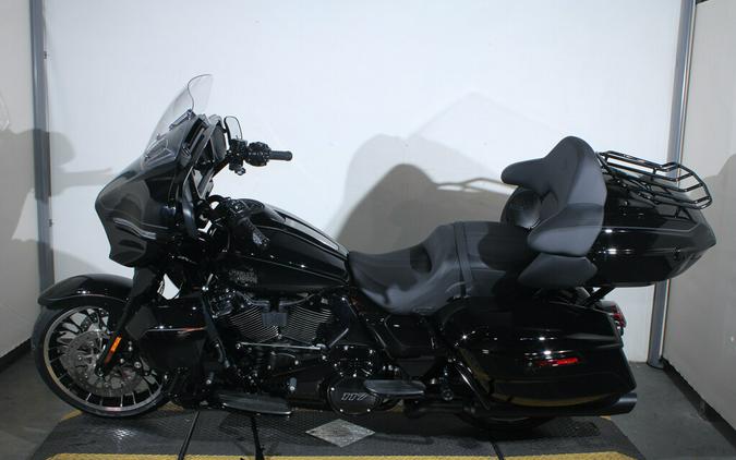 2026 Harley-Davidson Street Glide Limited Grand American Touring FLHXL