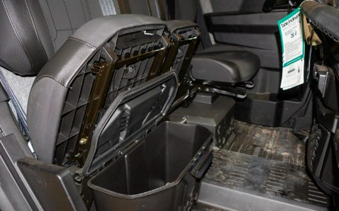 2026 Can-Am Defender XT CAB HD11
