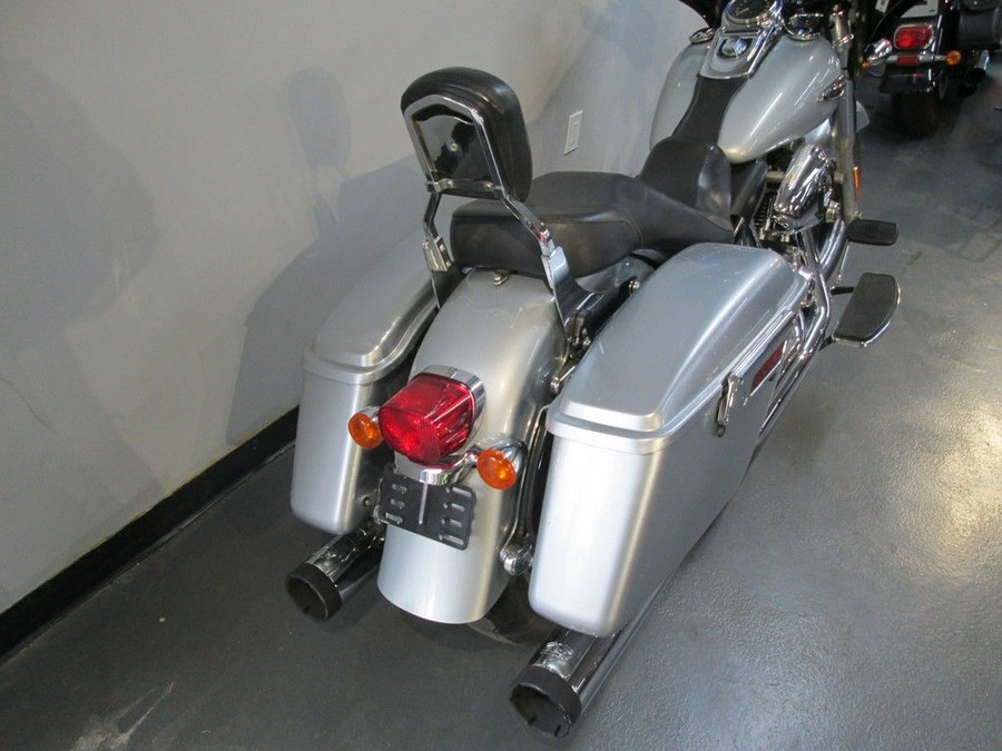 2012 Harley-Davidson® FLD - Dyna® Switchback™