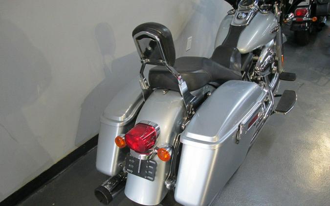 2012 Harley-Davidson® FLD - Dyna® Switchback™