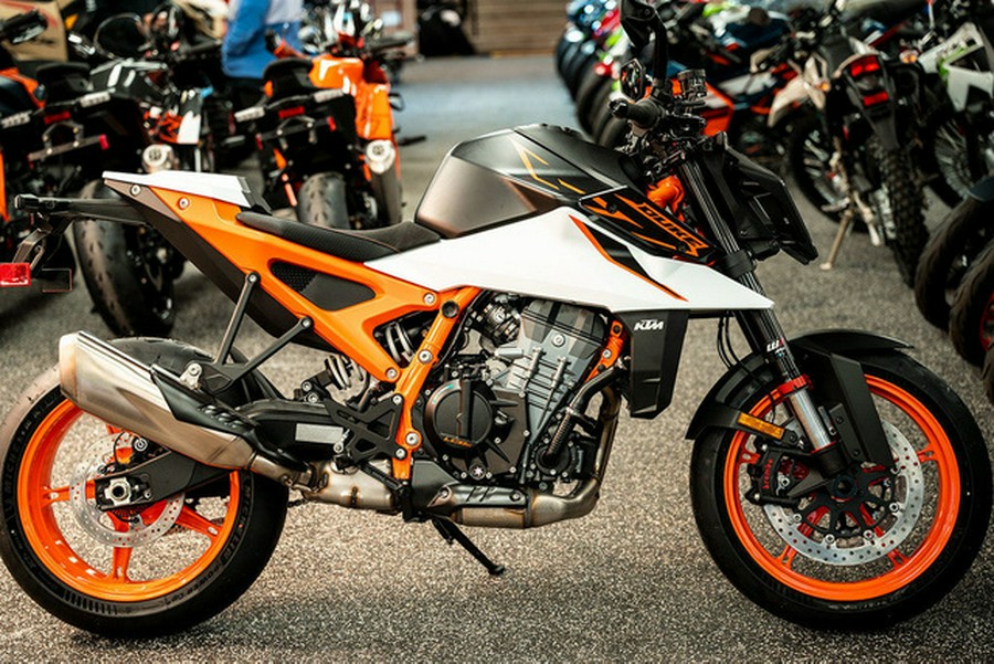 2026 KTM Duke 990 R