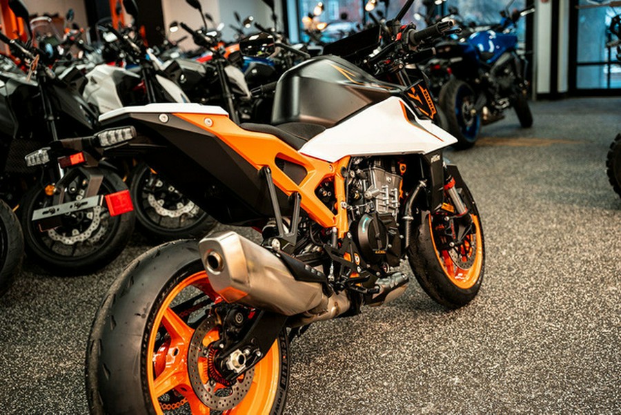 2026 KTM Duke 990 R