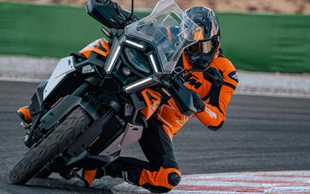 2027 KTM Super Adventure 1390 S EVO