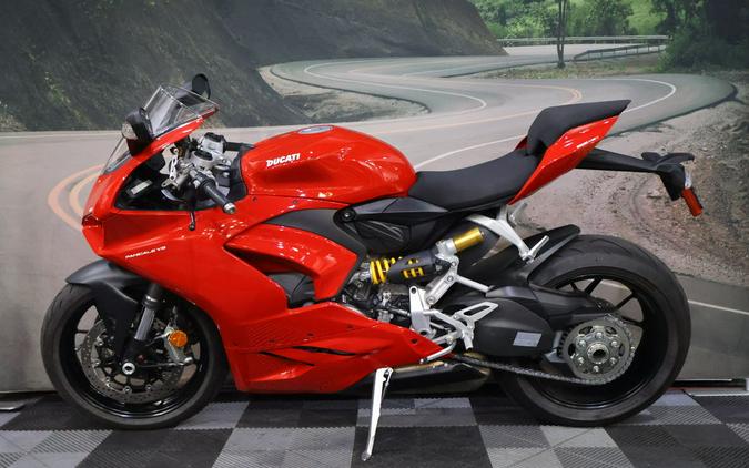 2022 Ducati Panigale V2 Ducati Red