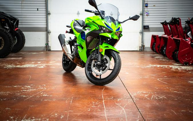 2026 Kawasaki Ninja® 500 ABS Metallic Matte Twilight Blue