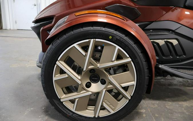 2026 Can-Am® Spyder RT Sea-to-Sky Mars Red