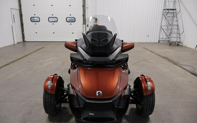 2026 Can-Am® Spyder RT Sea-to-Sky Mars Red