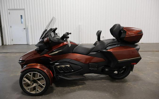 2026 Can-Am® Spyder RT Sea-to-Sky Mars Red