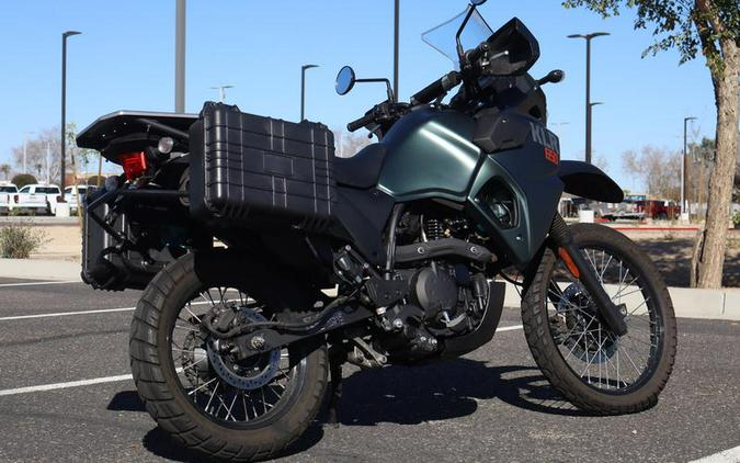 2025 Kawasaki KLR®650 Metallic Matte Old School Green