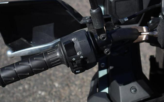 2025 Kawasaki KLR®650 Metallic Matte Old School Green