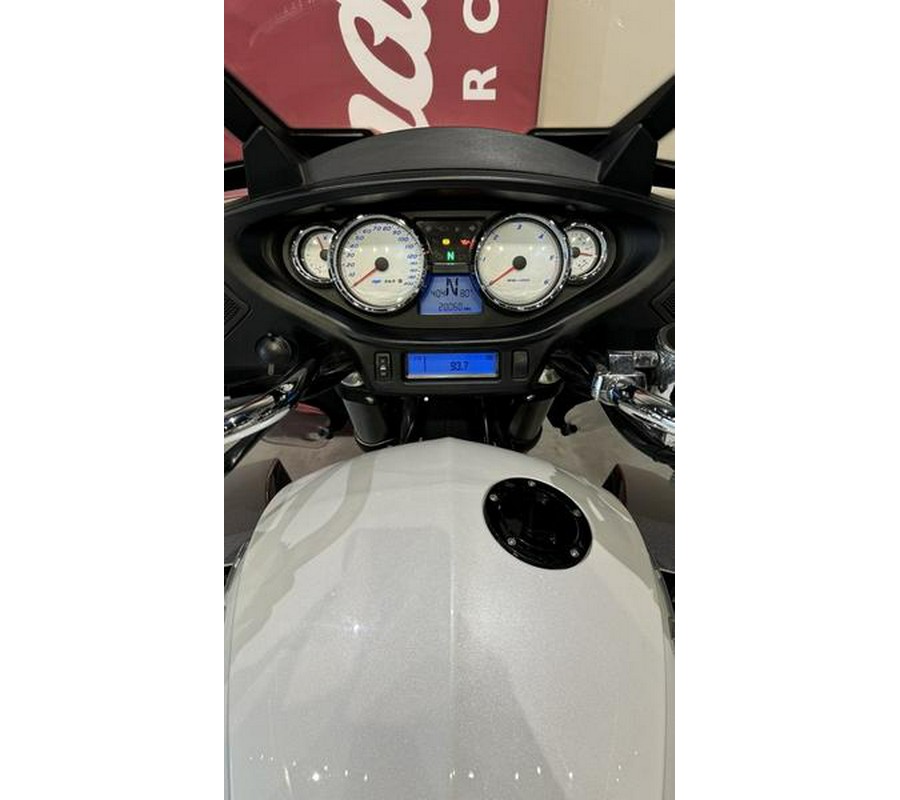 2015 Victory Motorcycles® Cross Country Tour® Two-Tone White Pearl and Gray