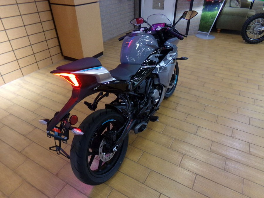 2023 CFMoto 300SS