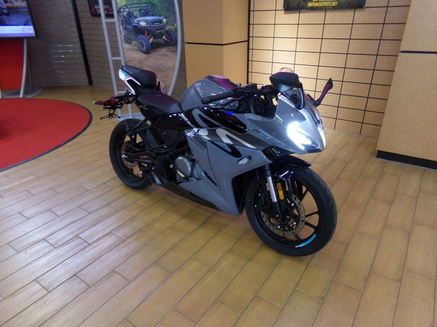 2023 CFMoto 300SS