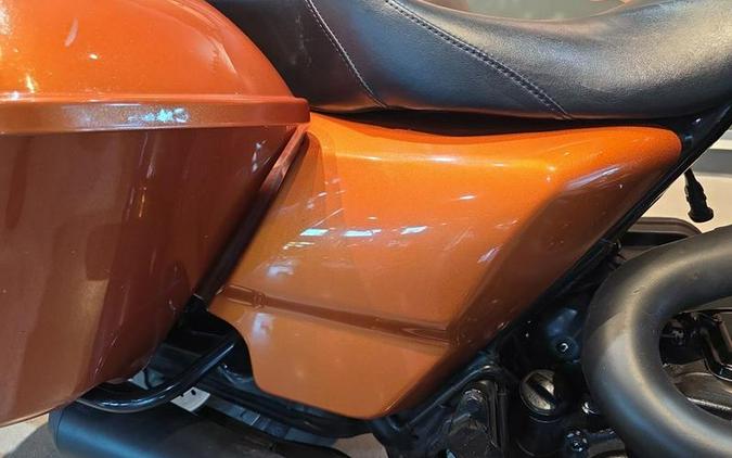 2015 Harley-Davidson® FLTRX - Road Glide®