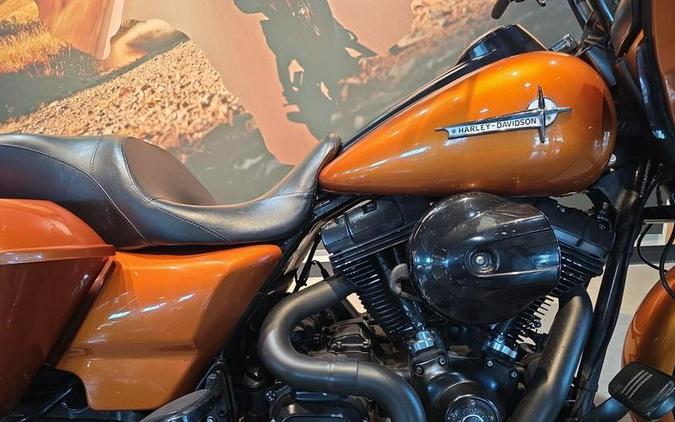 2015 Harley-Davidson® FLTRX - Road Glide®