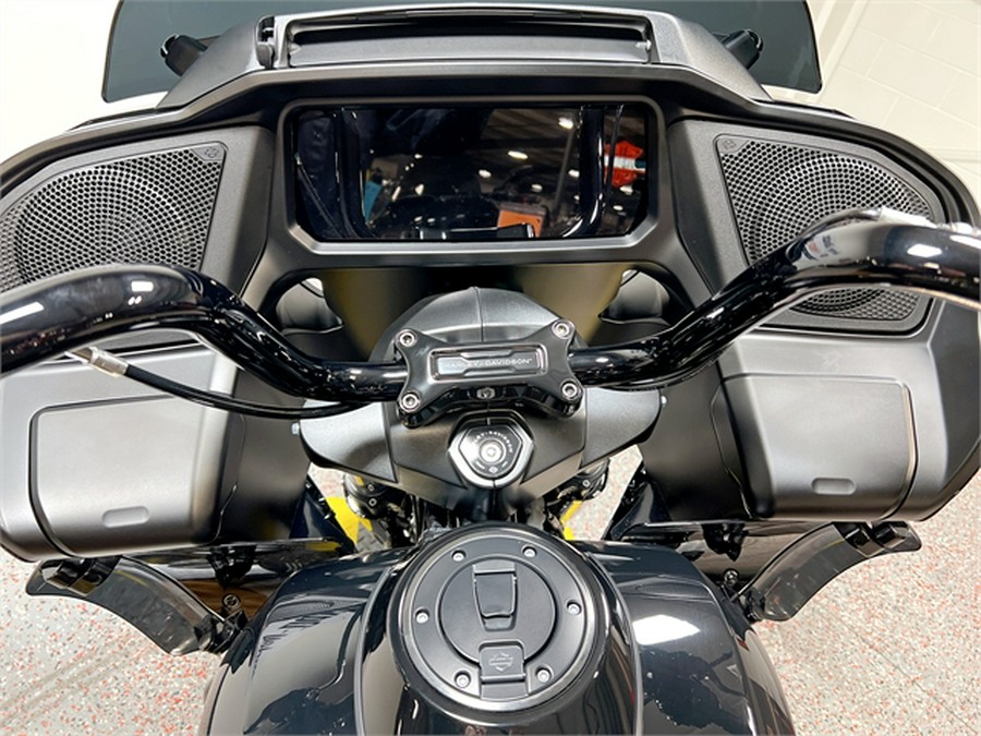 2024 Harley-Davidson Road Glide FLTRX VIVIV BLACK & BLK TRIM
