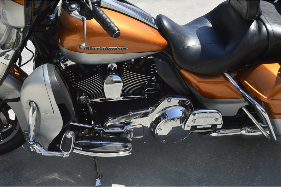 2014 Harley-Davidson® FLHTK Electra Glide® Ultra Limited - Two-Tone