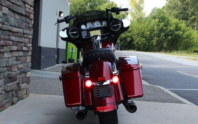 2017 Harley-Davidson FLHXS - Street Glide Special