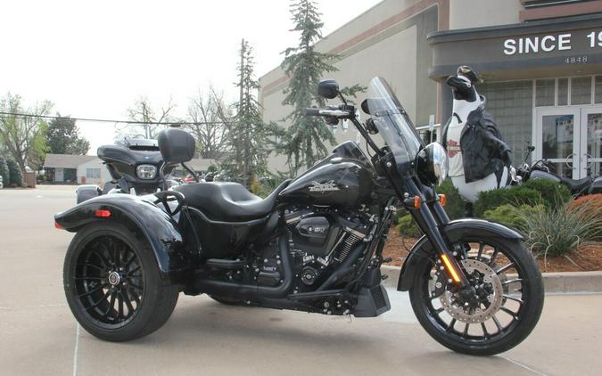 2025 Harley-Davidson Freewheeler Vivid Black