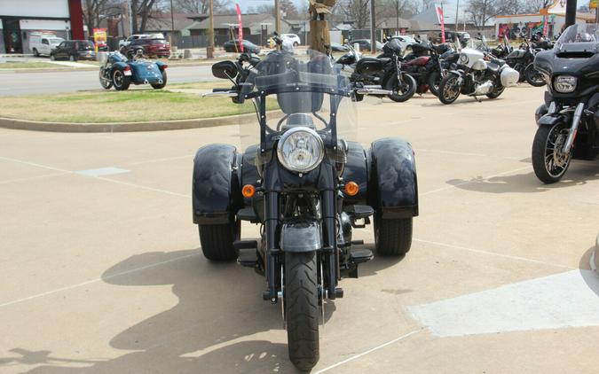 2025 Harley-Davidson Freewheeler Vivid Black