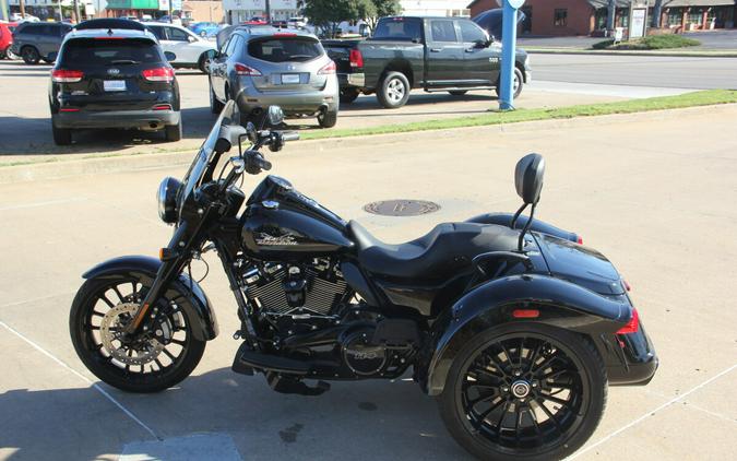 2025 Harley-Davidson Freewheeler Vivid Black