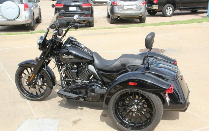 2025 Harley-Davidson Freewheeler Vivid Black