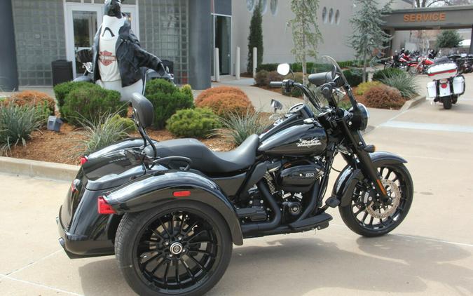 2025 Harley-Davidson Freewheeler Vivid Black