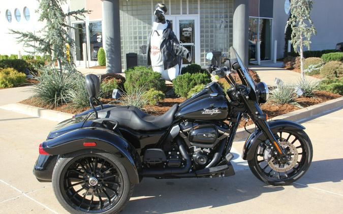 2025 Harley-Davidson Freewheeler Vivid Black