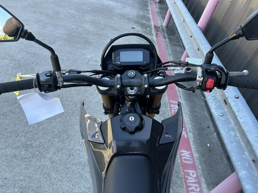 2025 Suzuki DR-Z4S Base