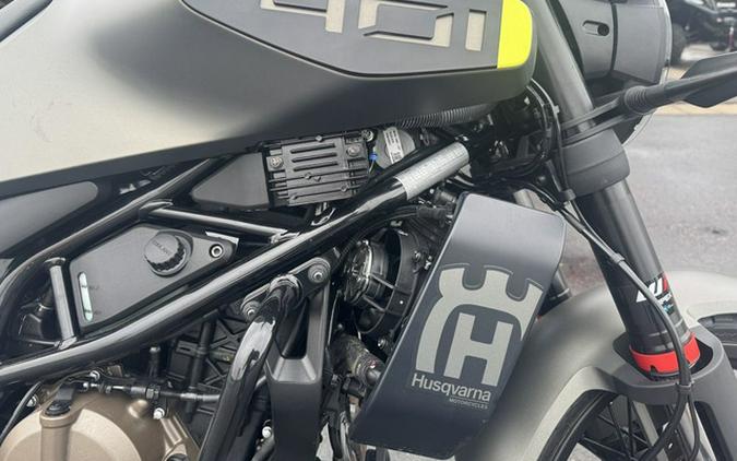 2024 Husqvarna SVARTPILEN 401