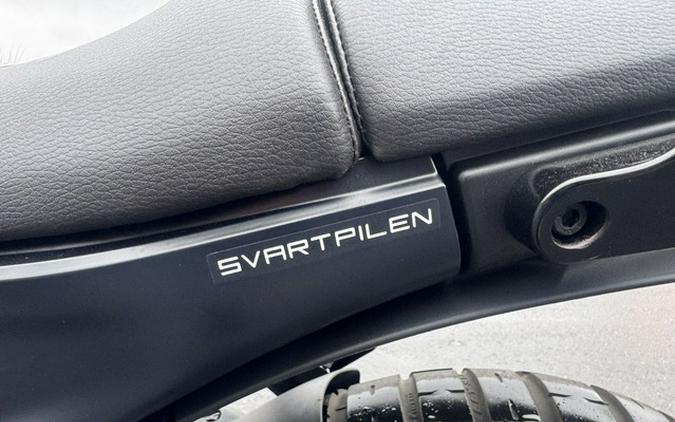 2024 Husqvarna SVARTPILEN 401