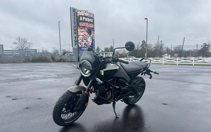 2024 Husqvarna SVARTPILEN 401