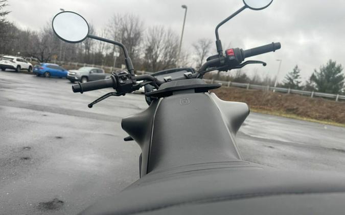 2024 Husqvarna SVARTPILEN 401