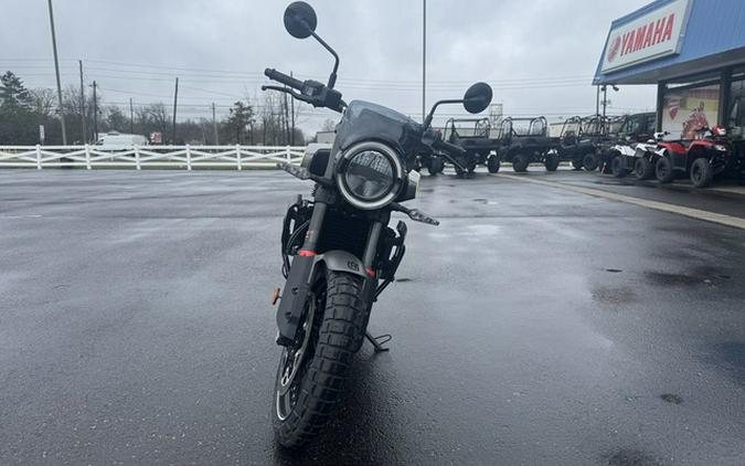 2024 Husqvarna SVARTPILEN 401