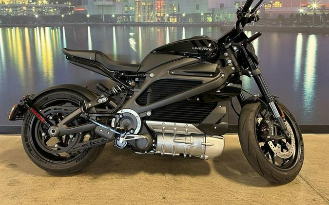 2021 LiveWire One Review [27 Fast Facts – Electric Motorcycle]