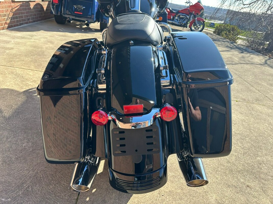 2023 Harley-Davidson Road Glide FLTRX