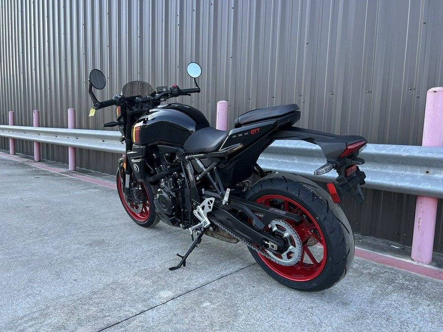 2026 Suzuki GSX-8TT
